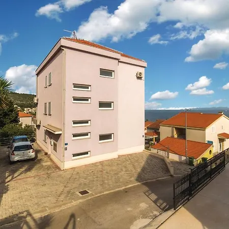 Apartman S Predivnim Pogledom Na More Trogir