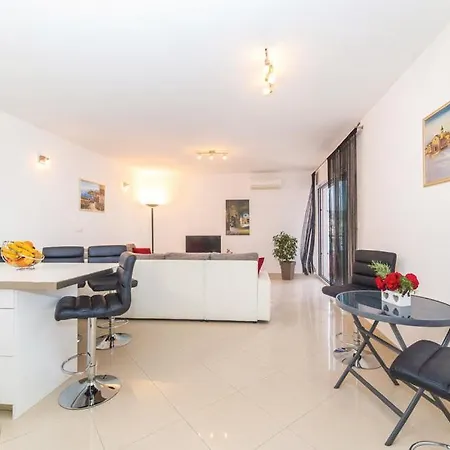 Apartman S Predivnim Pogledom Na More *